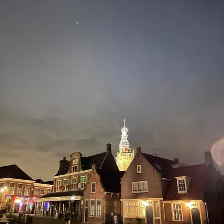 シャレー Luxury モニキンダム