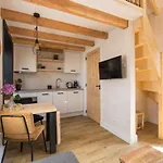 Luxury モニキンダム