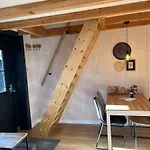 シャレー Luxury モニキンダム