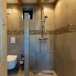 シャレー Luxury モニキンダム